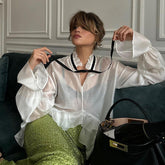 Blouse professionnelle à manches cloche - Élégance d'inspiration française